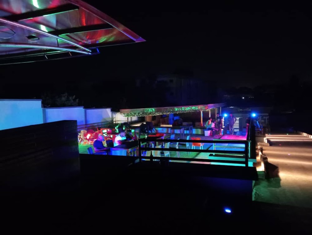De Rose Mega Gardens and Lounge photo 2